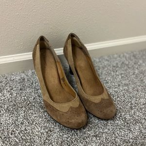 Saddle shoe heels